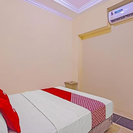 מלון ג'קרטה Oyo 92687 Alnindo Makaliwe מראה חיצוני תמונה