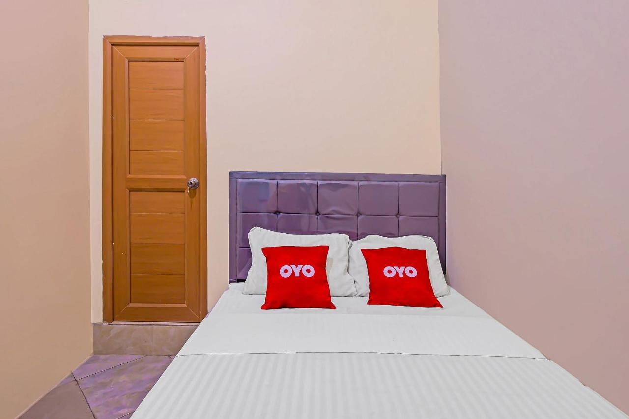 מלון ג'קרטה Oyo 92687 Alnindo Makaliwe מראה חיצוני תמונה